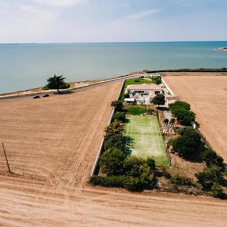 La Sardane Bed & Breakfast *