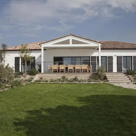La Sardane Bed & Breakfast Le Plomb