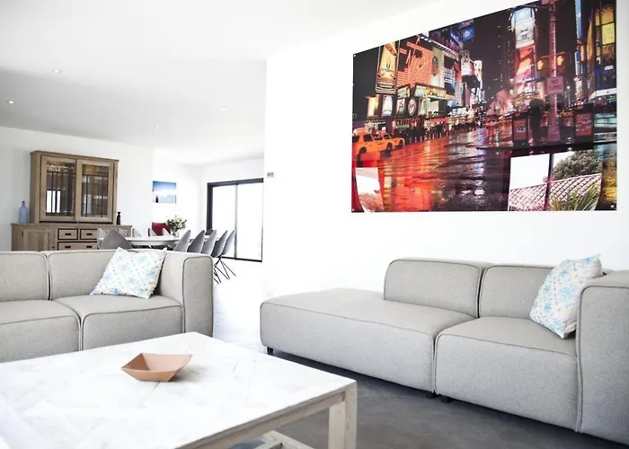 La Sardane Bed & Breakfast Le Plomb