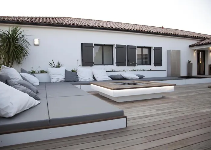 La Sardane Bed & Breakfast Le Plomb