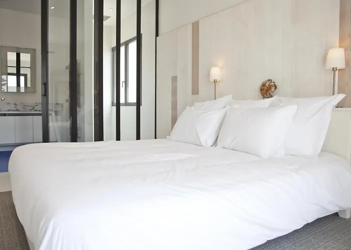 La Sardane Bed & Breakfast *